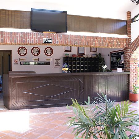 Hotel Los Sauces ビージャ・デル・カルボン エクステリア 写真